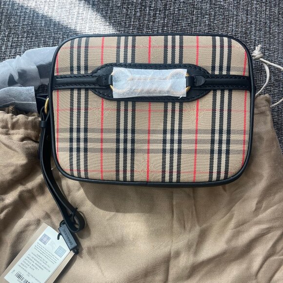 BURBERRY BUM BAG - Picture 1 of 4